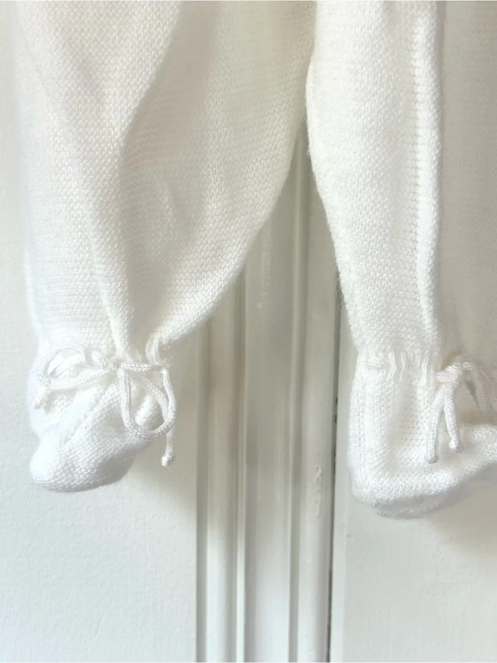 Renzo Vintage Classic White Knit Footed One-Piece with Pink Duck Collar Trim